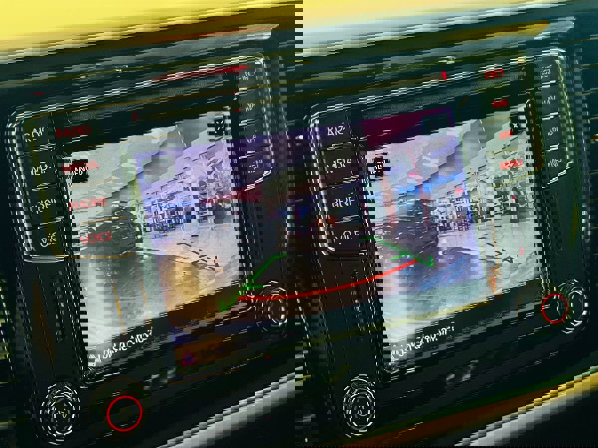 Used 2019 Volkswagen Beetle S image 40