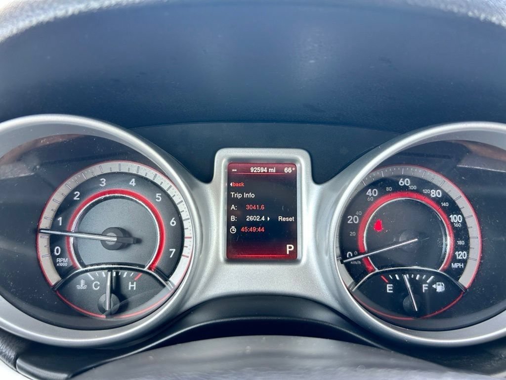Used 2015 Dodge Journey SXT w/ Flexible Seating Group FWD image 23