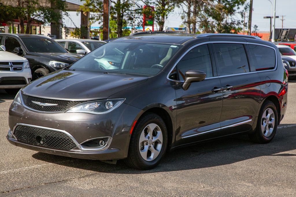 Used 2017 Chrysler Pacifica Touring-L Plus w/ Advanced Safetytec Group image 9