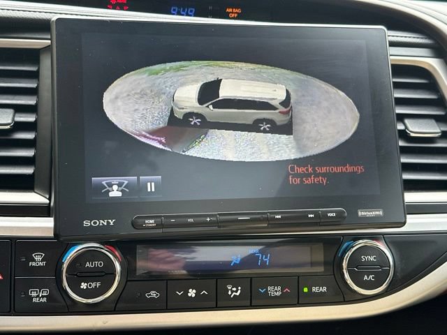 Used 2017 Toyota Highlander Limited Platinum AWD/4WD image 36