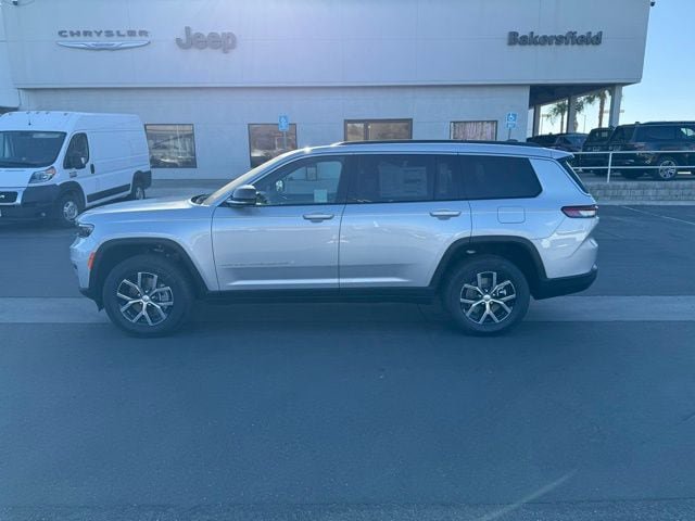 New 2025 Jeep Grand Cherokee L Limited w/ Luxury Tech Group II RWD image 3