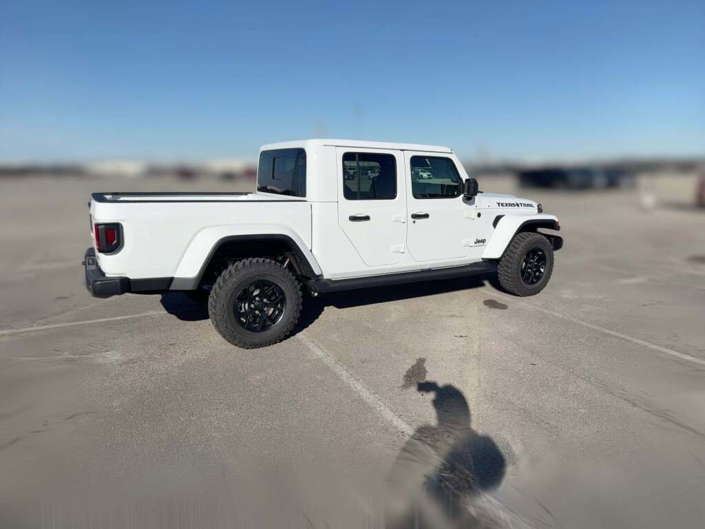 New 2026 Jeep Gladiator Sport image 13