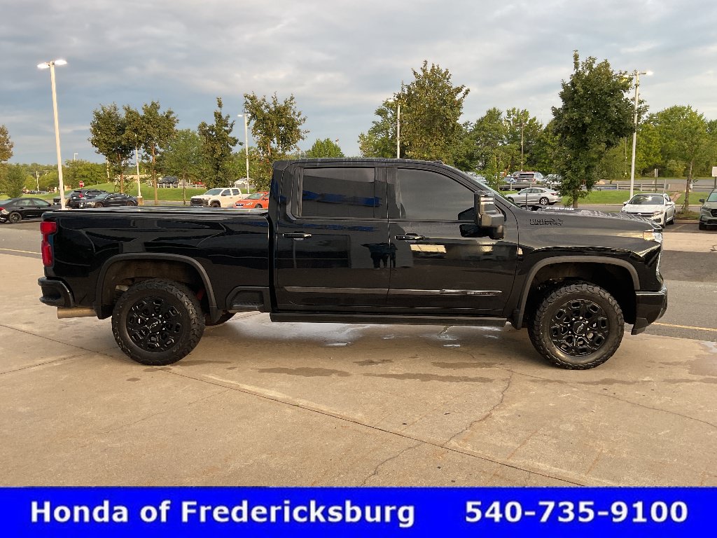Used 2024 Chevrolet Silverado 2500 High Country w/ Midnight Edition AWD/4WD image 7