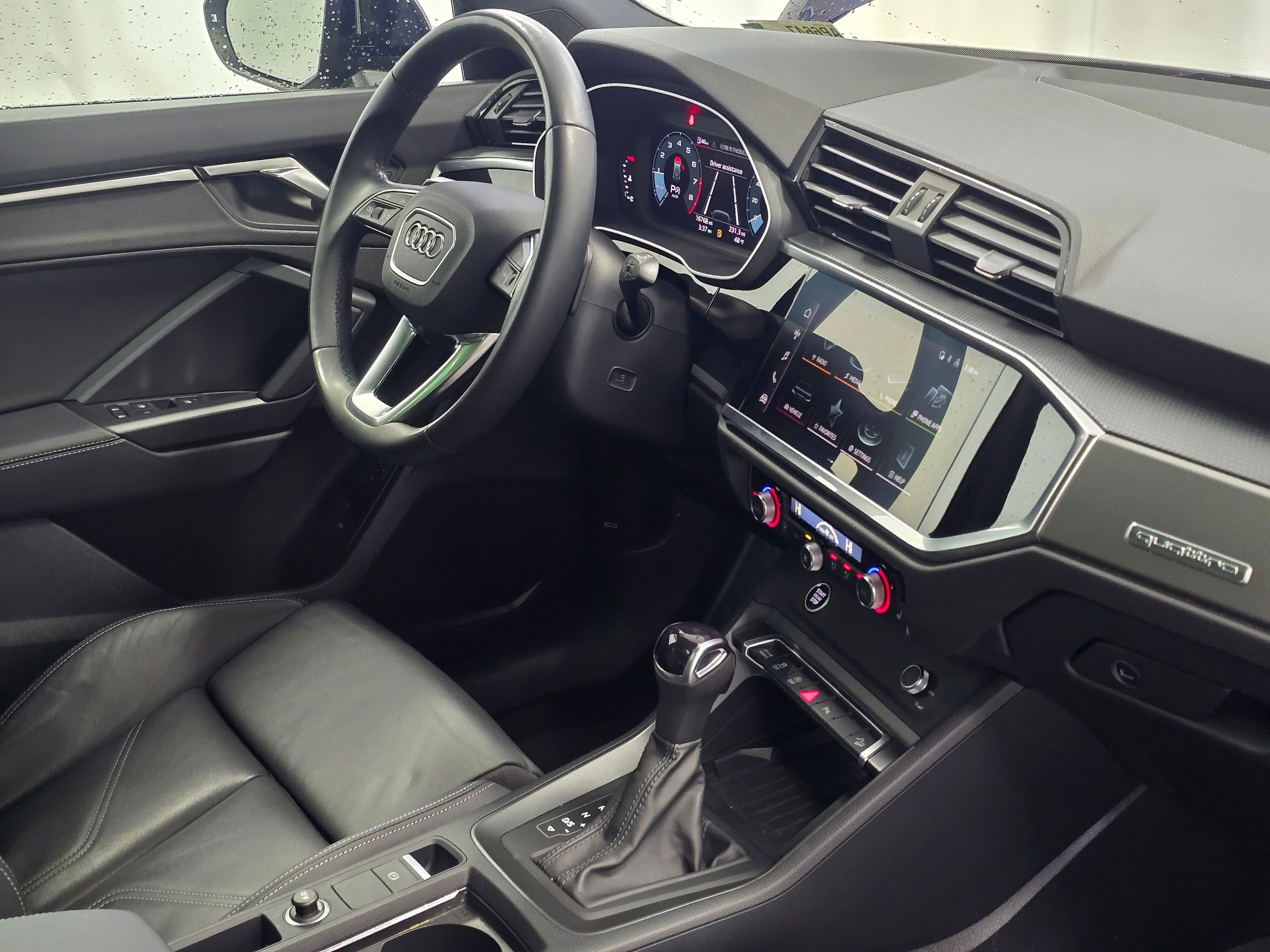 Used 2024 Audi Q3 2.0T Premium w/ Convenience Package image 27