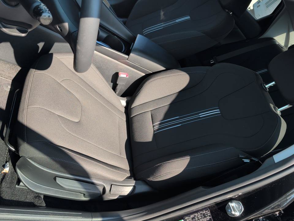 Certified 2024 Hyundai Elantra SEL w/ Convenience Package FWD image 30