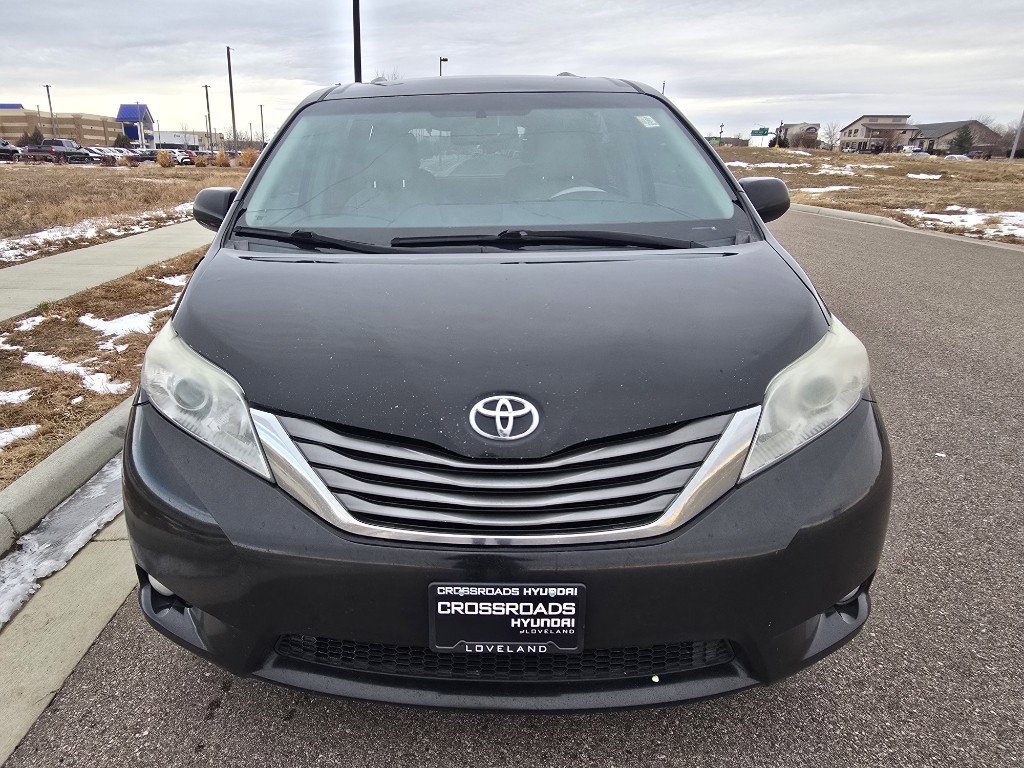 Used 2014 Toyota Sienna XLE image 8