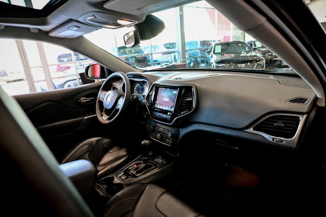Used 2022 Jeep Cherokee Limited w/ Mopar Interior Package image 27