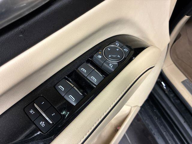 Used 2023 Cadillac Escalade Premium Luxury RWD image 42