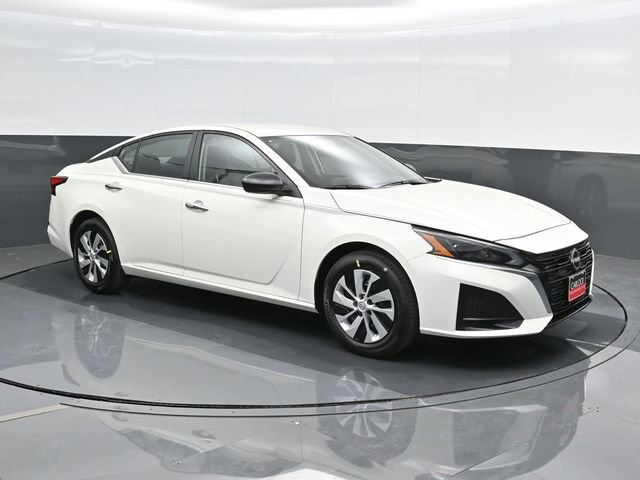 Used 2025 Nissan Altima 2.5 S FWD image 5