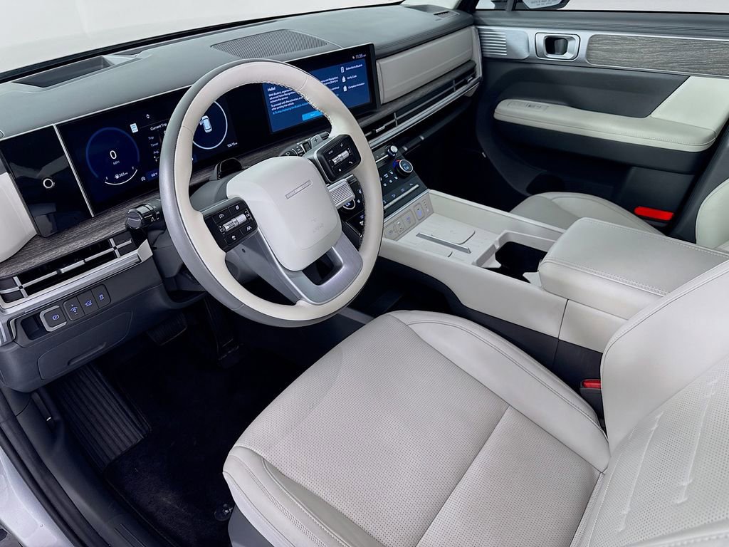 Used 2025 Hyundai Santa Fe Calligraphy image 10