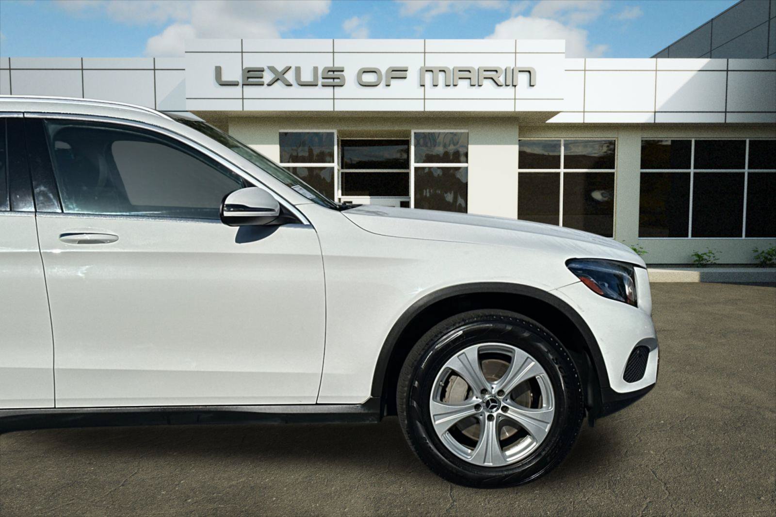 Used 2018 Mercedes-Benz GLC 300 4MATIC image 36