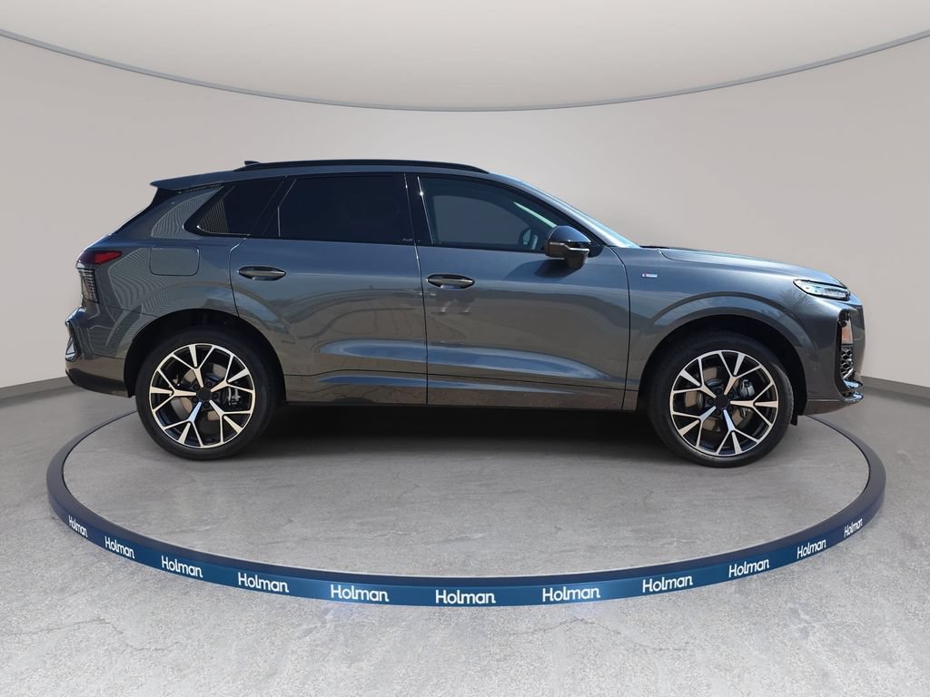 New 2026 Audi Q3 quattro 2.0T AWD/4WD image 4