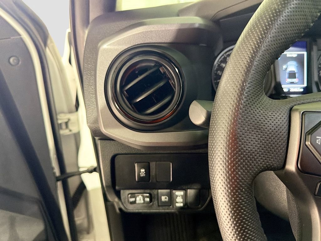 Used 2023 Toyota Tacoma TRD Off-Road w/ Technology Package image 10