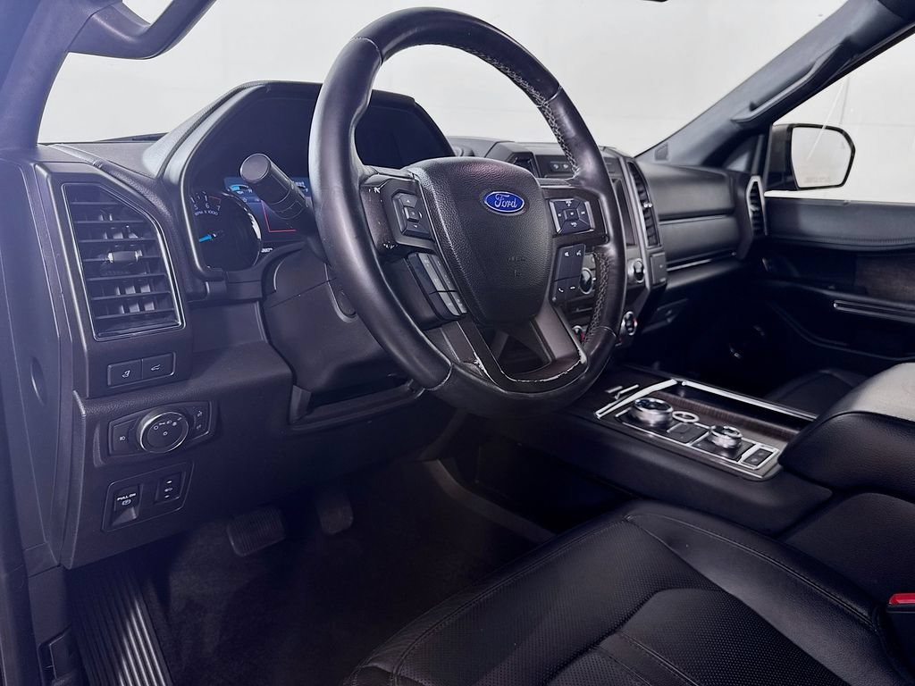 Used 2018 Ford Expedition Limited w/ Equipment Group 301A AWD/4WD image 10