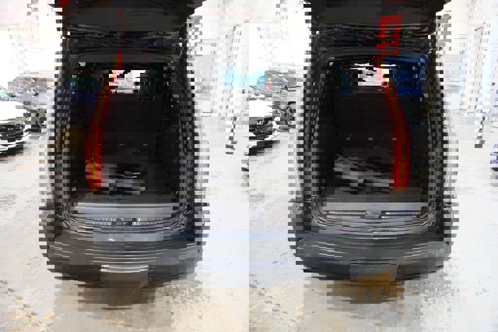 Used 2020 Cadillac Escalade ESV Platinum AWD/4WD image 10