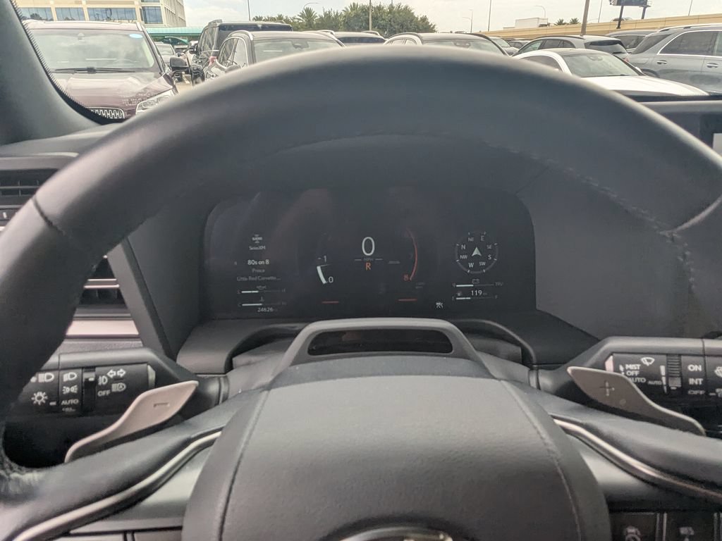 Used 2024 Lexus GX 550 AWD/4WD image 16