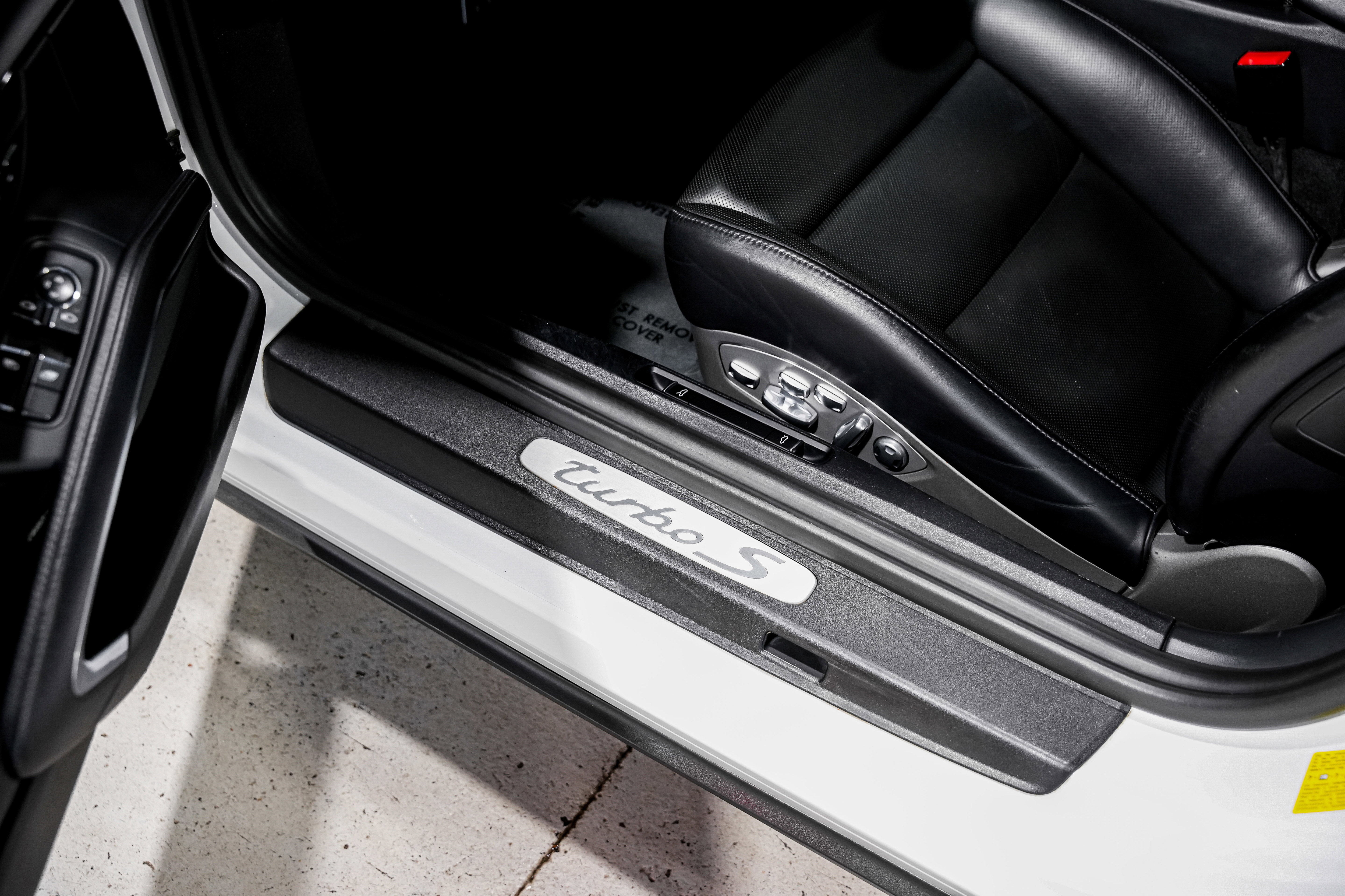 Used 2016 Porsche 911 Turbo S image 24