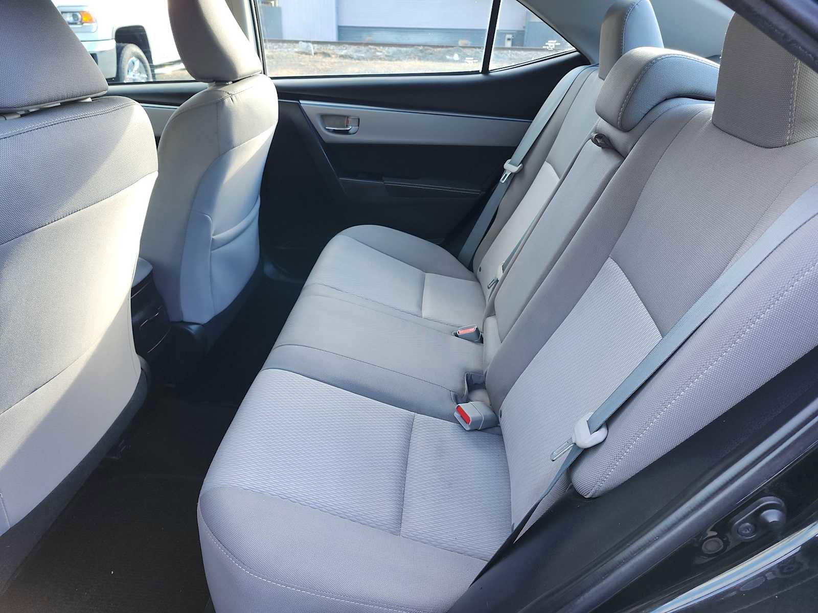 Used 2015 Toyota Corolla LE image 15
