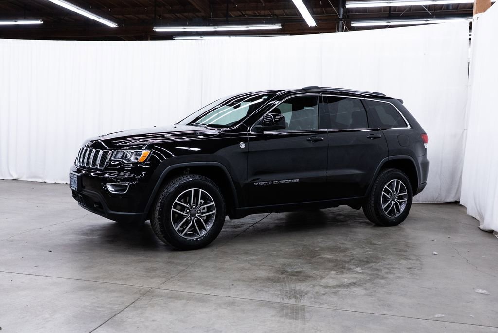 Used 2020 Jeep Grand Cherokee Laredo w/ Quick Order Package 2BN North AWD/4WD image 3