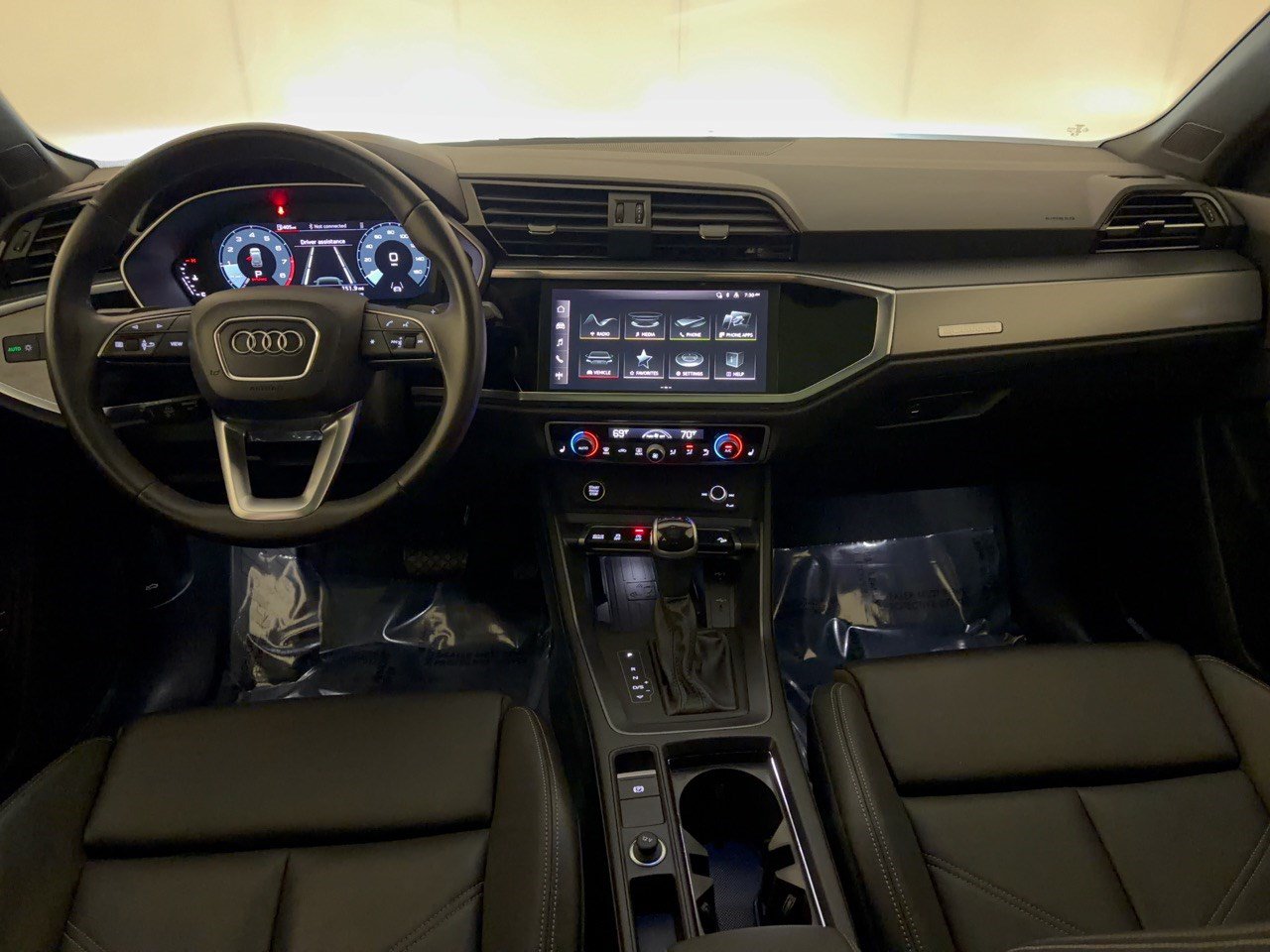 Certified 2025 Audi Q3 2.0T Premium w/ Convenience Package AWD/4WD image 17
