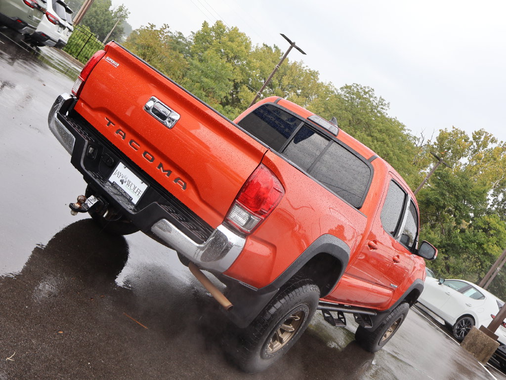 Used 2016 Toyota Tacoma TRD Off-Road w/ Towing Package AWD/4WD image 7