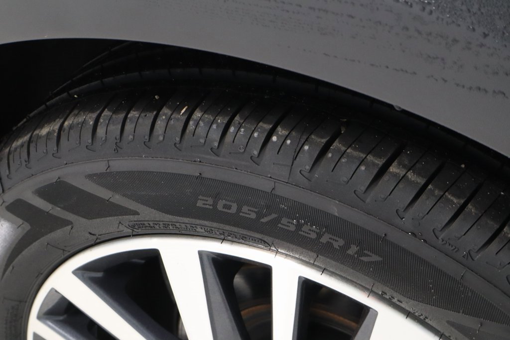 Used 2023 Nissan Kicks SV image 18