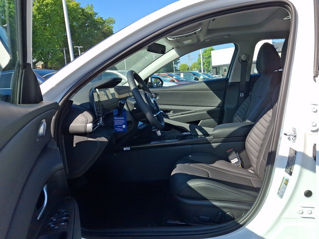 New 2026 Hyundai Elantra Limited FWD image 12