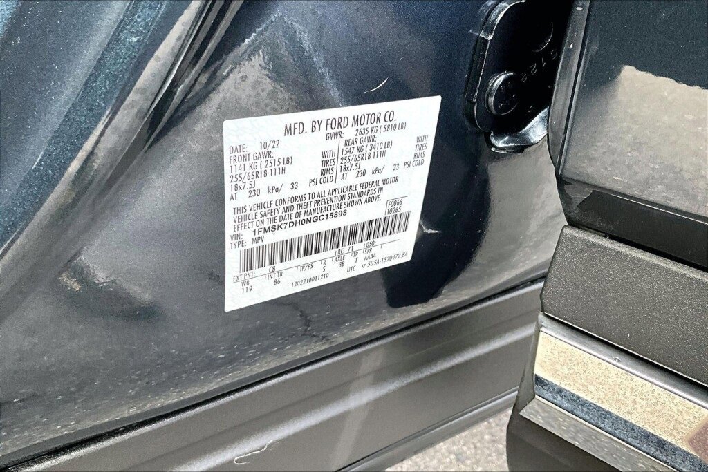 Used 2022 Ford Explorer XLT image 17