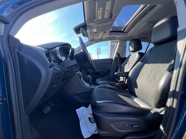 Used 2019 Chevrolet Trax LT w/ Sun & Sound Package image 18