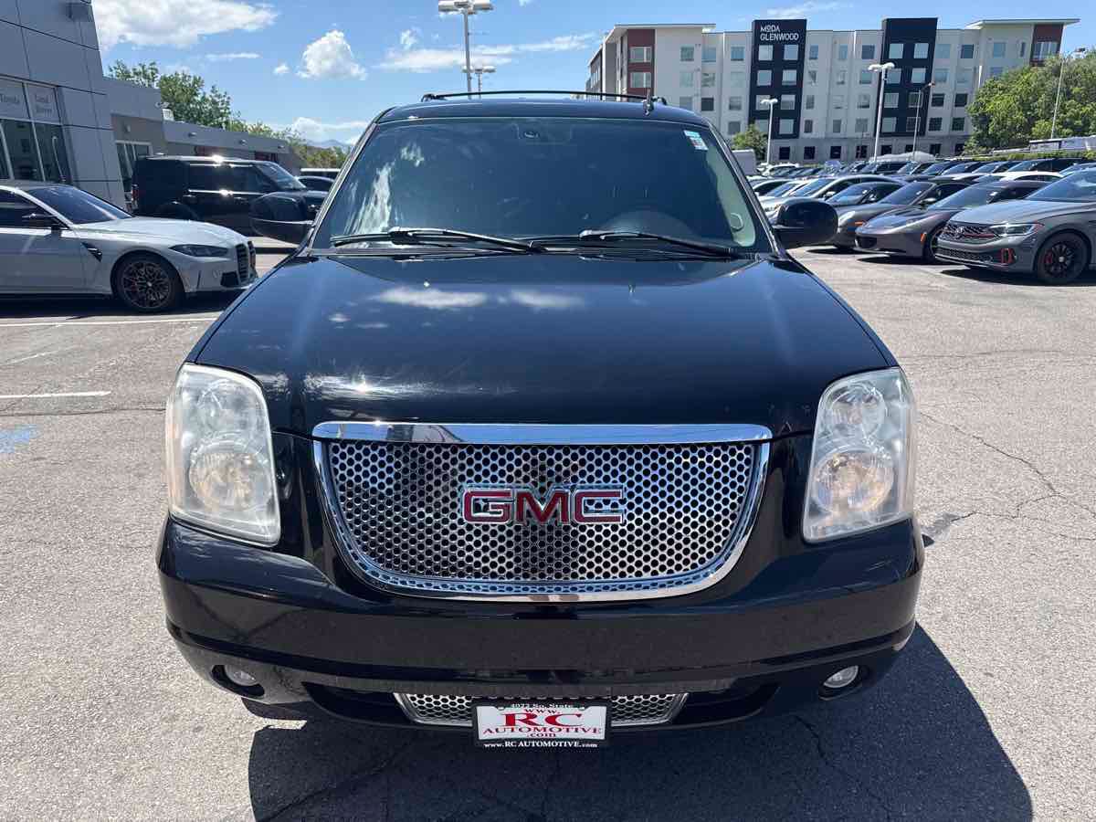 Used 2007 GMC Yukon Denali AWD/4WD image 3