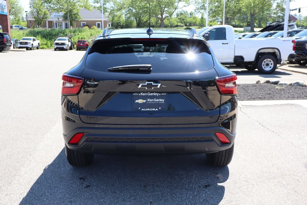 New 2026 Chevrolet Trax LT w/ Driver Confidence Package FWD image 29