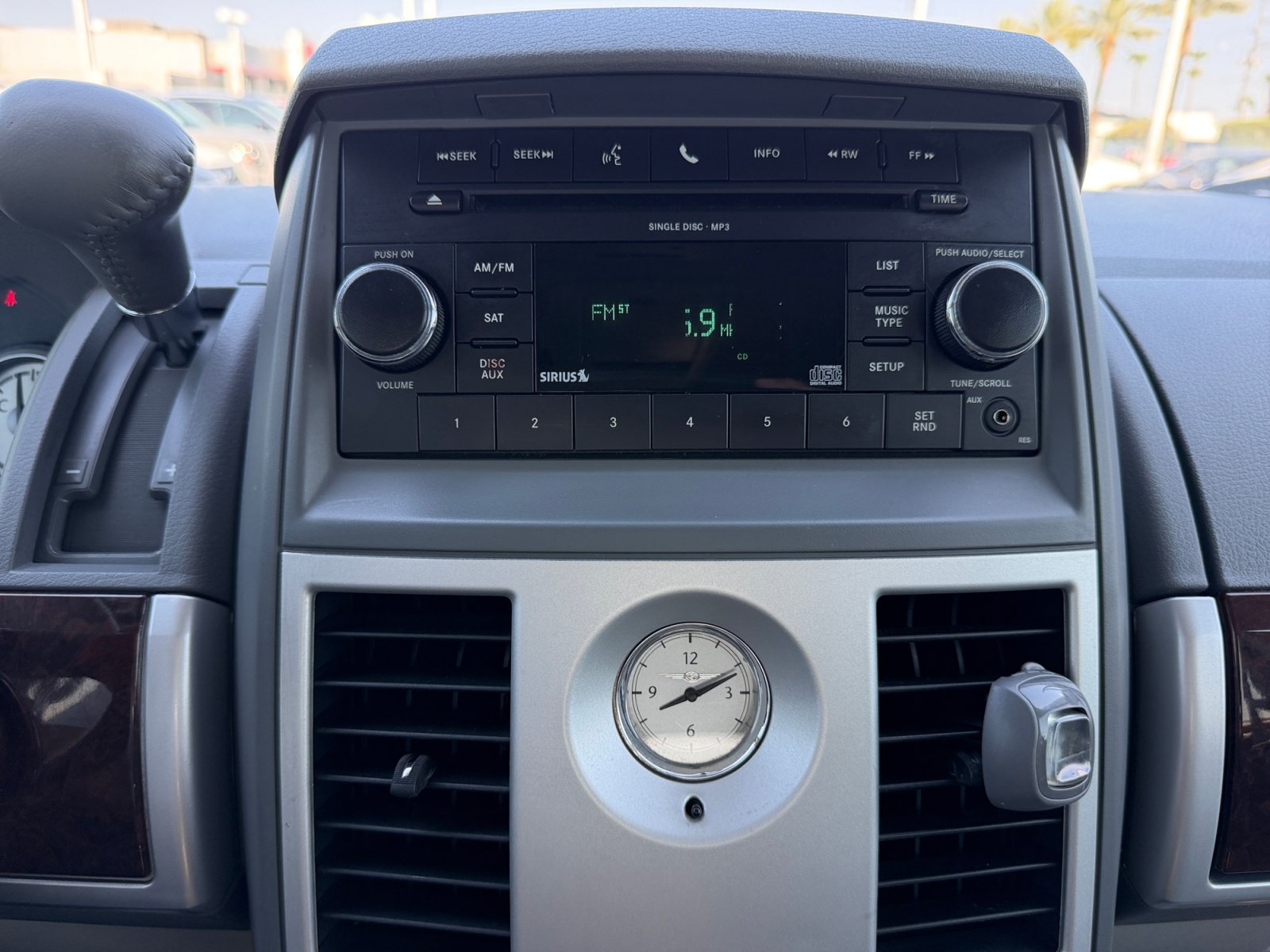Used 2010 Chrysler Town & Country Touring FWD image 29
