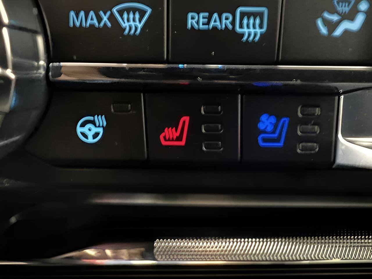 Used 2025 Ford F150 Platinum w/ Equipment Group 702A High image 17