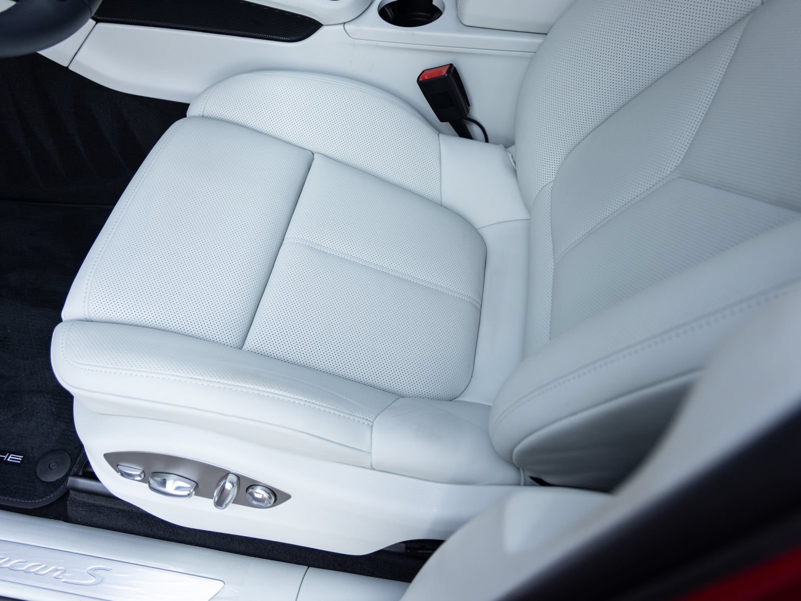 New 2026 Porsche Macan S AWD/4WD image 23