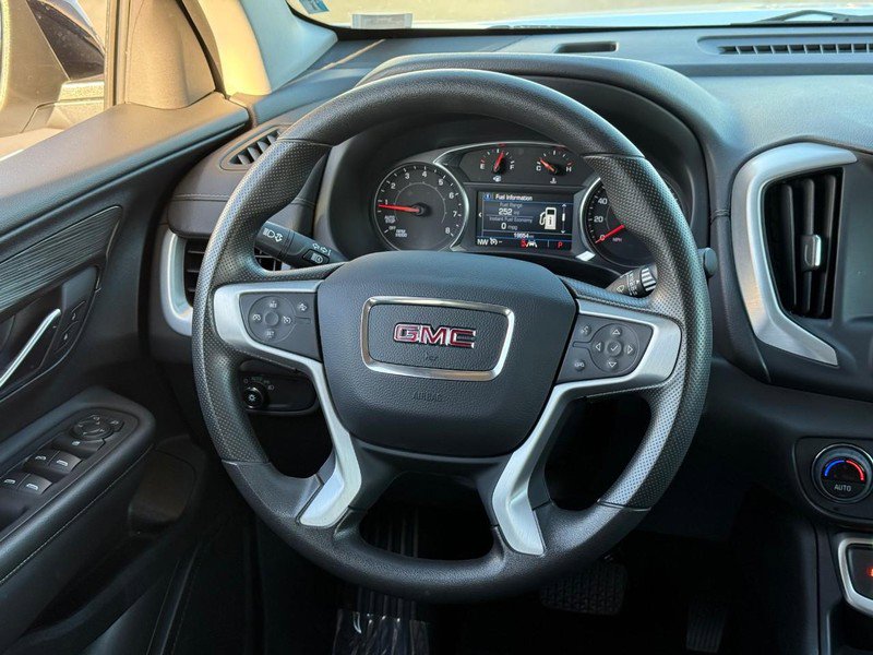 Used 2023 GMC Terrain SLE w/ Driver Convenience Package image 15