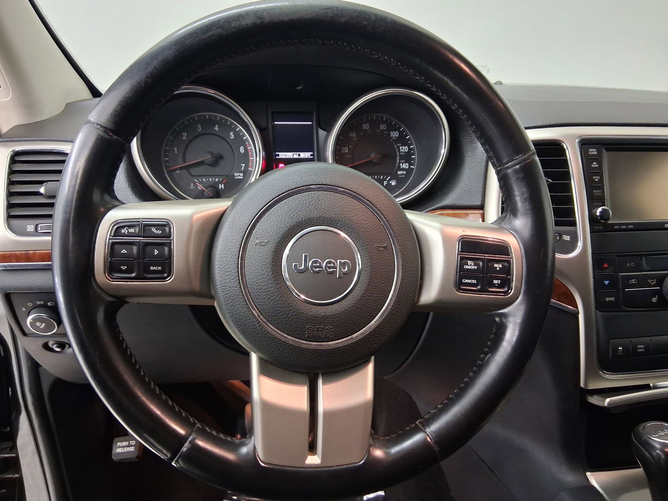 Used 2011 Jeep Grand Cherokee Limited RWD image 15