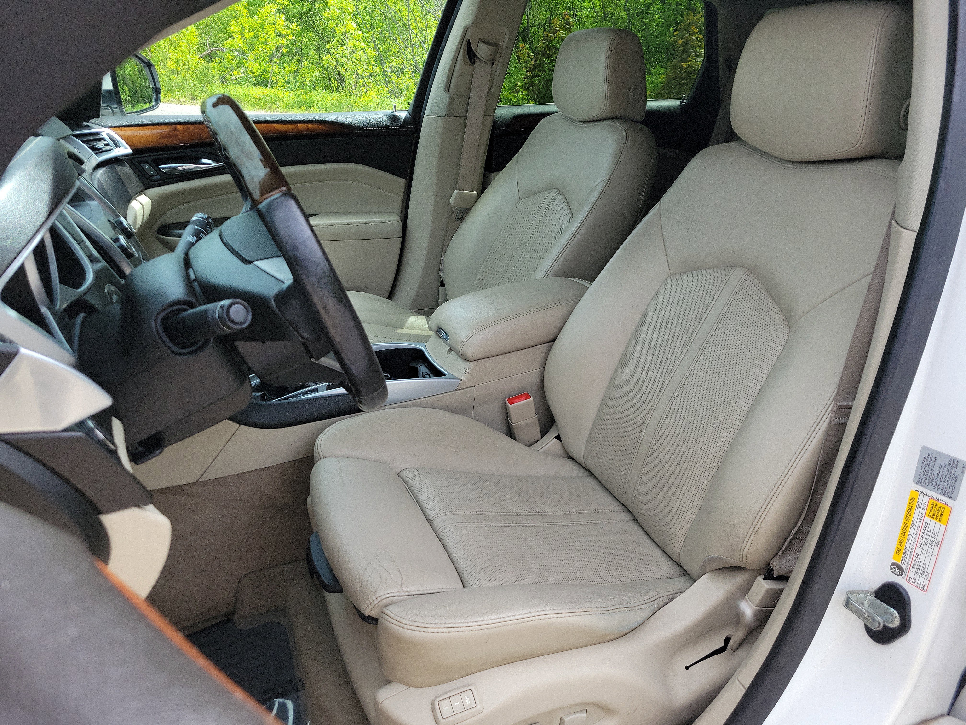 Used 2012 Cadillac SRX Luxury FWD image 14