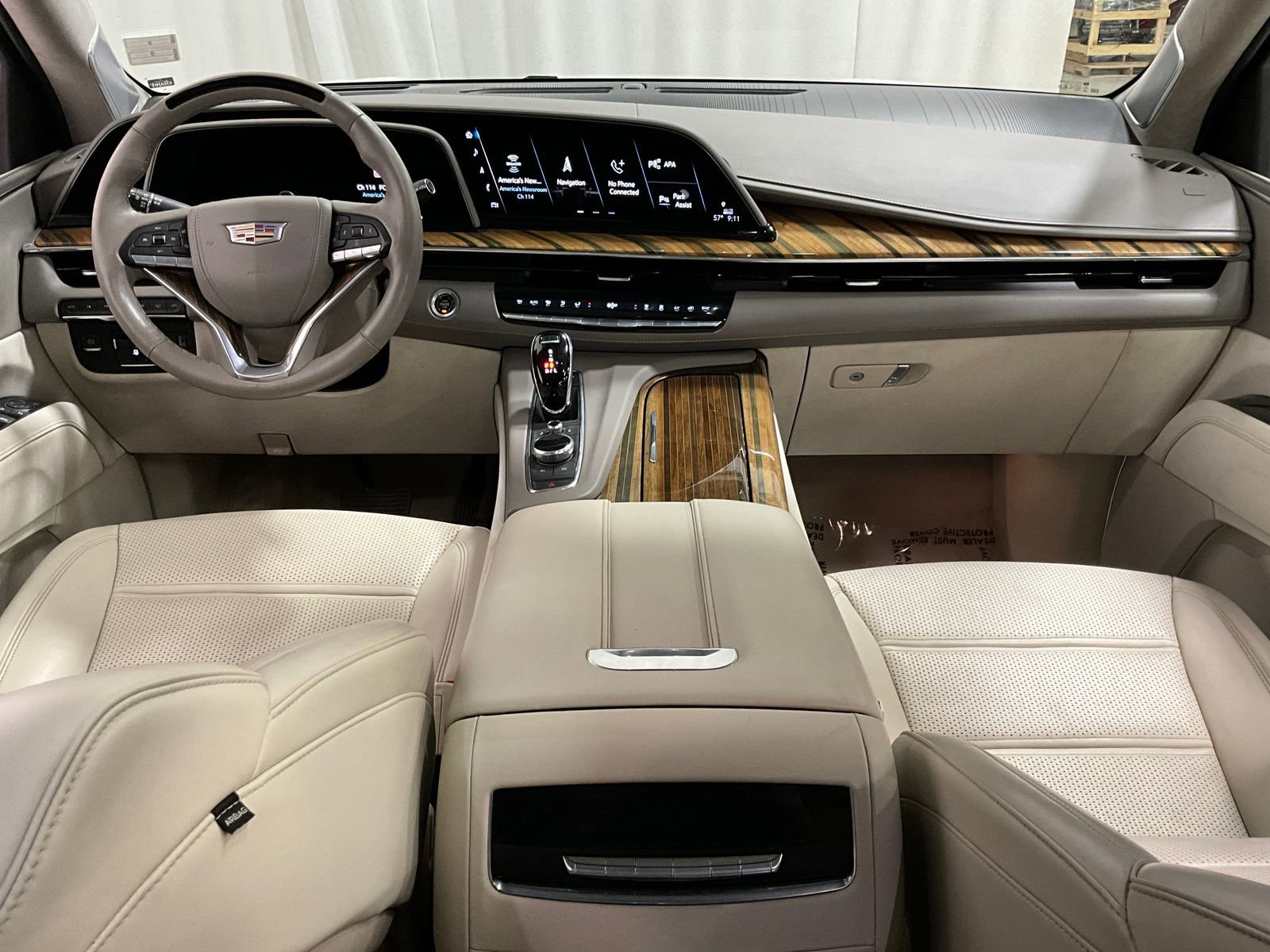 Used 2021 Cadillac Escalade ESV Sport Platinum w/ Heavy-Duty Trailer Package AWD/4WD image 15