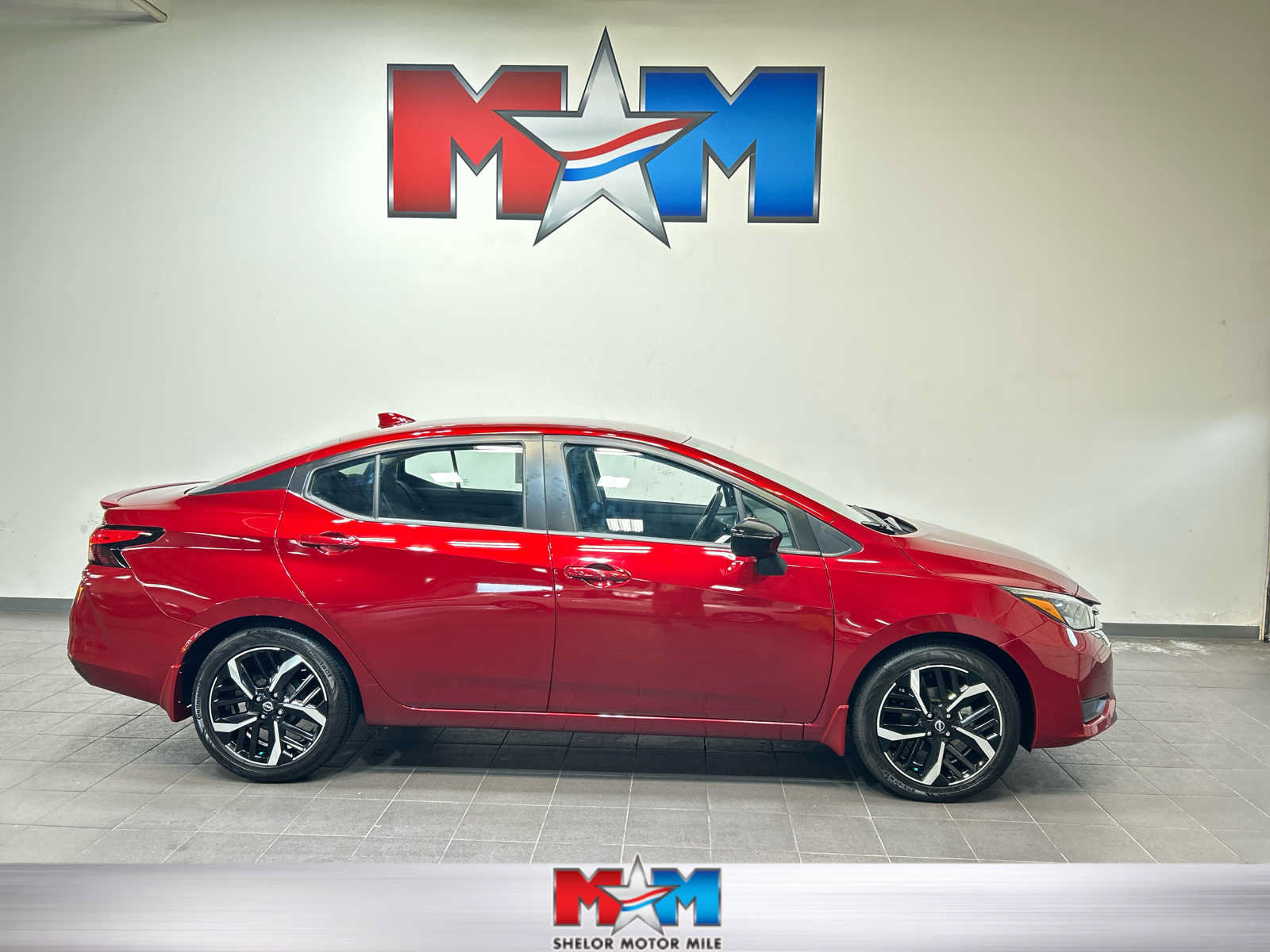Used 2025 Nissan Versa SR w/ Trunk Package