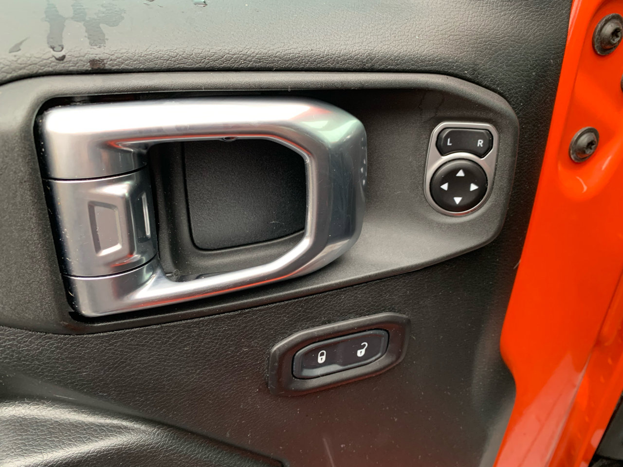 Used 2018 Jeep Wrangler Unlimited Rubicon w/ Safety Group image 13