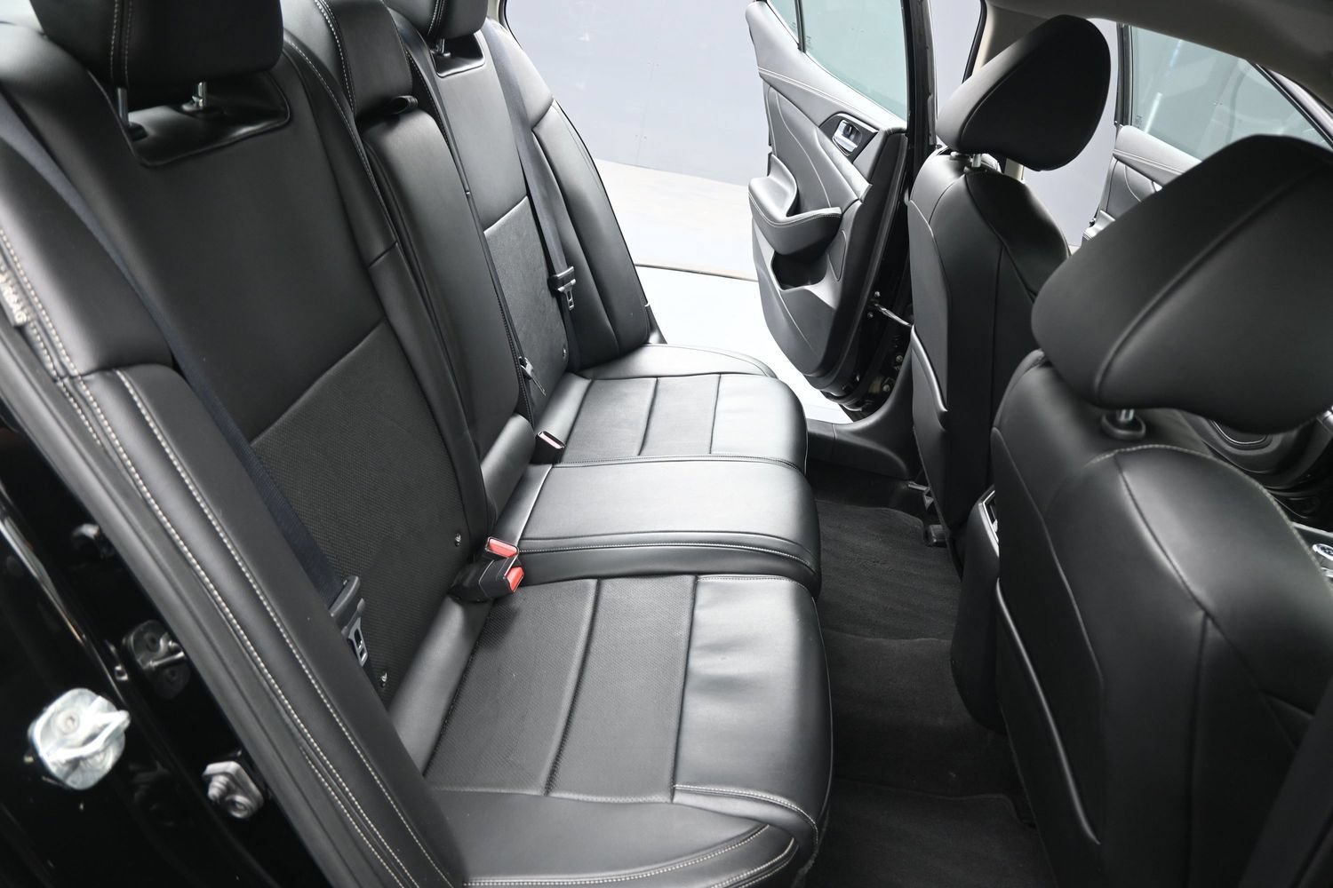 Used 2023 Nissan Maxima SV w/ Floor Mat Group FWD image 16