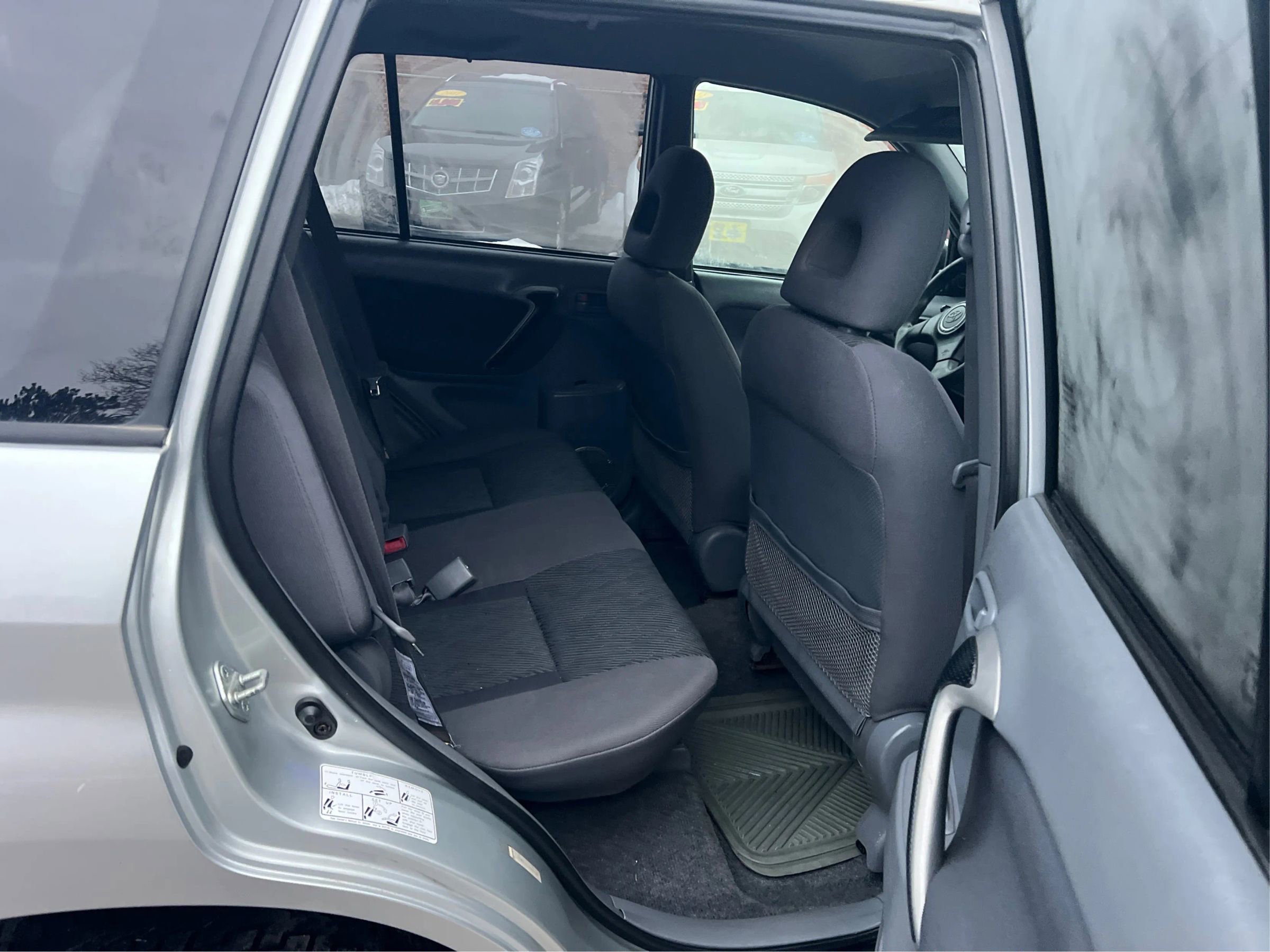 Used 2003 Toyota RAV4 2WD w/ "L" Pkg image 23