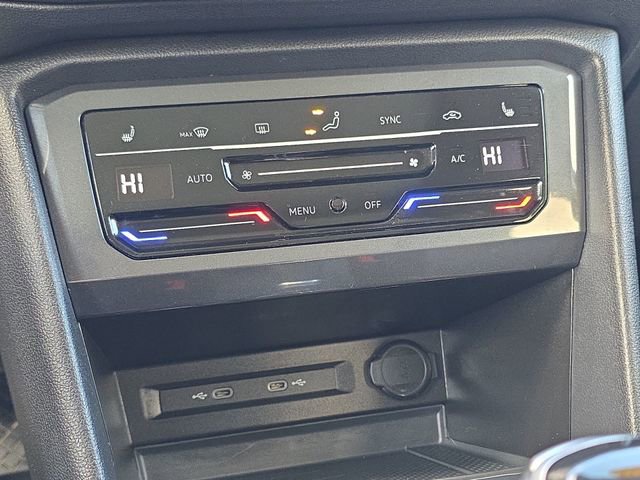 Used 2022 Volkswagen Tiguan SE image 19