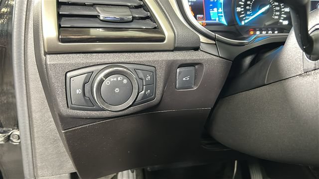 Used 2016 Ford Fusion SE w/ Equipment Group 202A AWD/4WD image 19