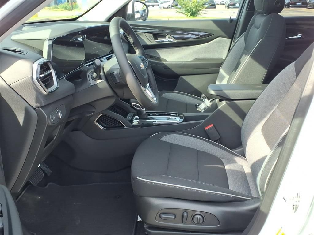 New 2026 Chevrolet TrailBlazer LT w/ Convenience Package FWD image 17