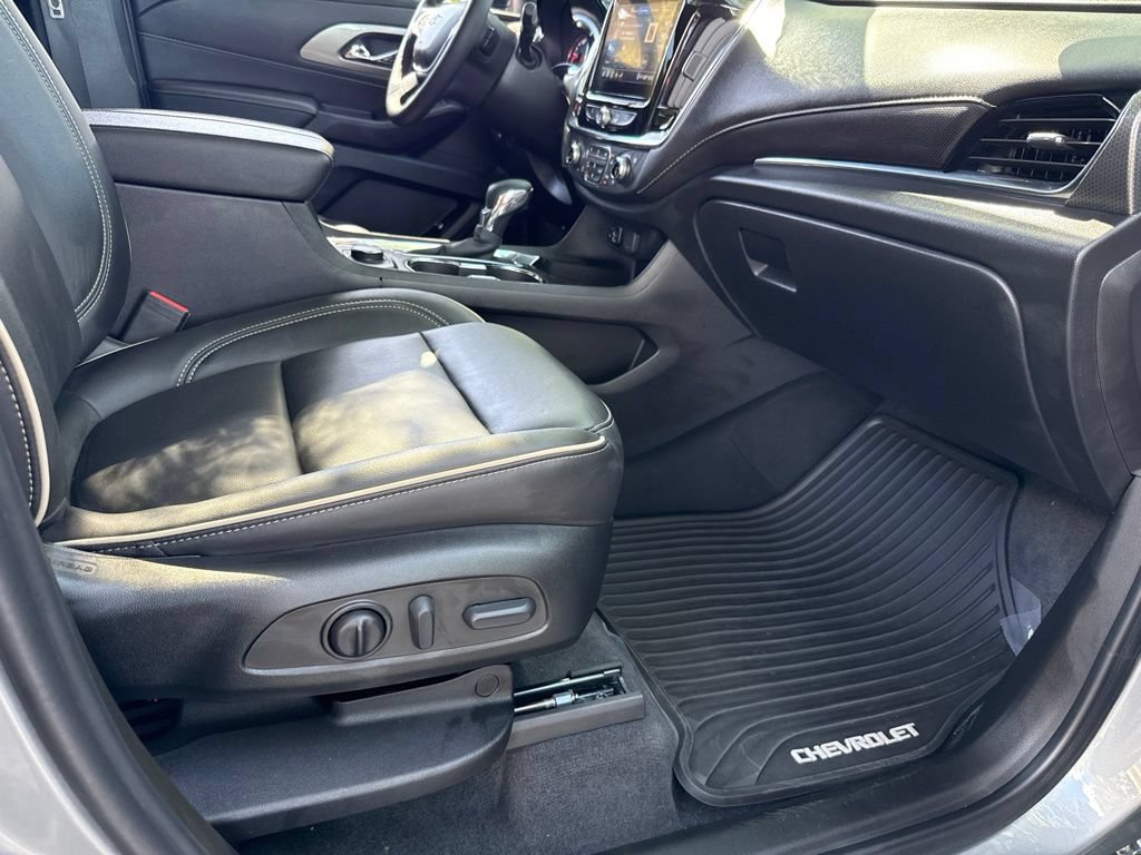 Used 2023 Chevrolet Traverse Premier w/ Redline Edition FWD image 26