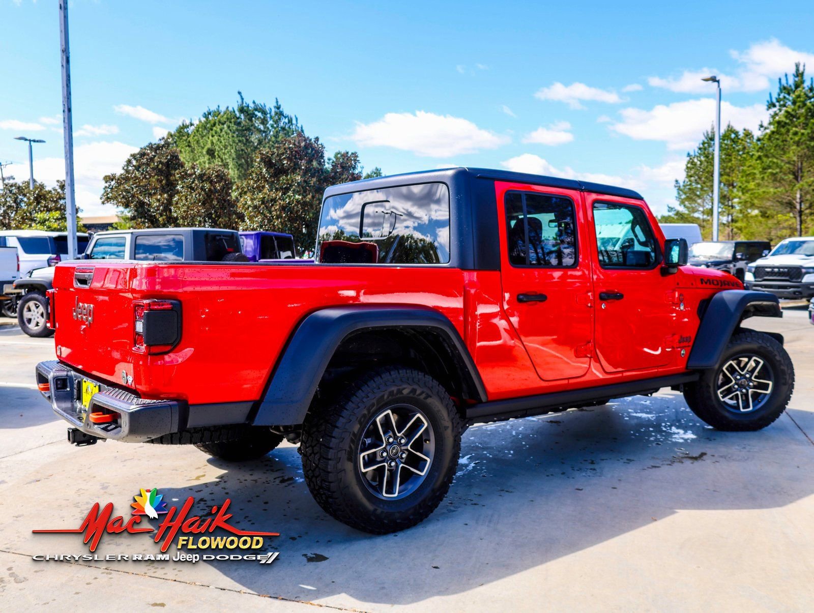 Used 2024 Jeep Gladiator Mojave w/ Safety Group image 9