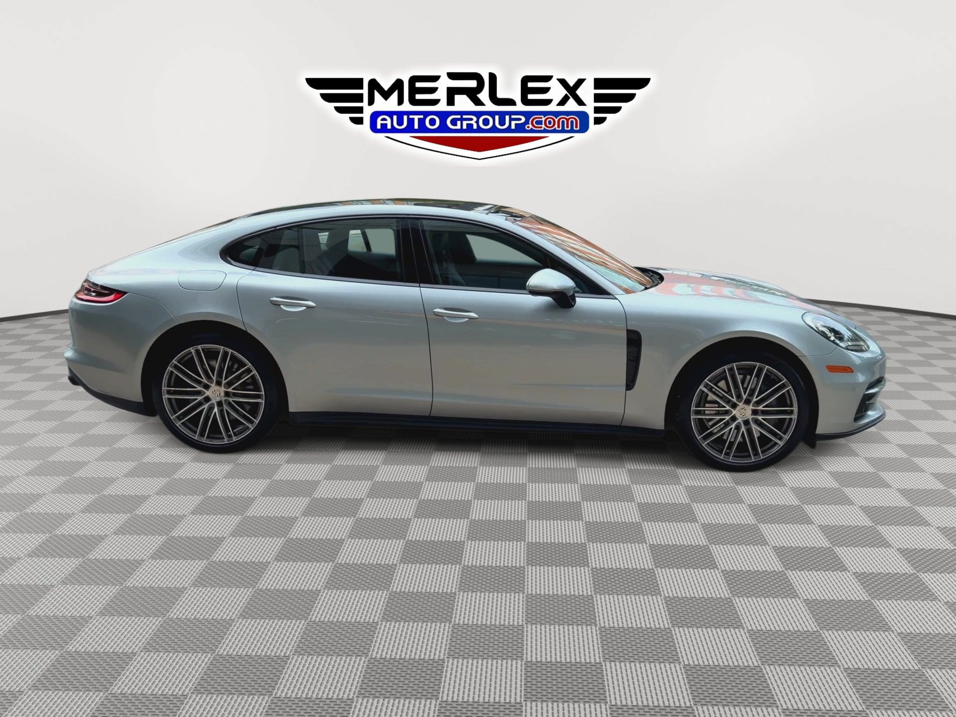 Used 2018 Porsche Panamera 4S w/ Premium Package Plus AWD/4WD image 9