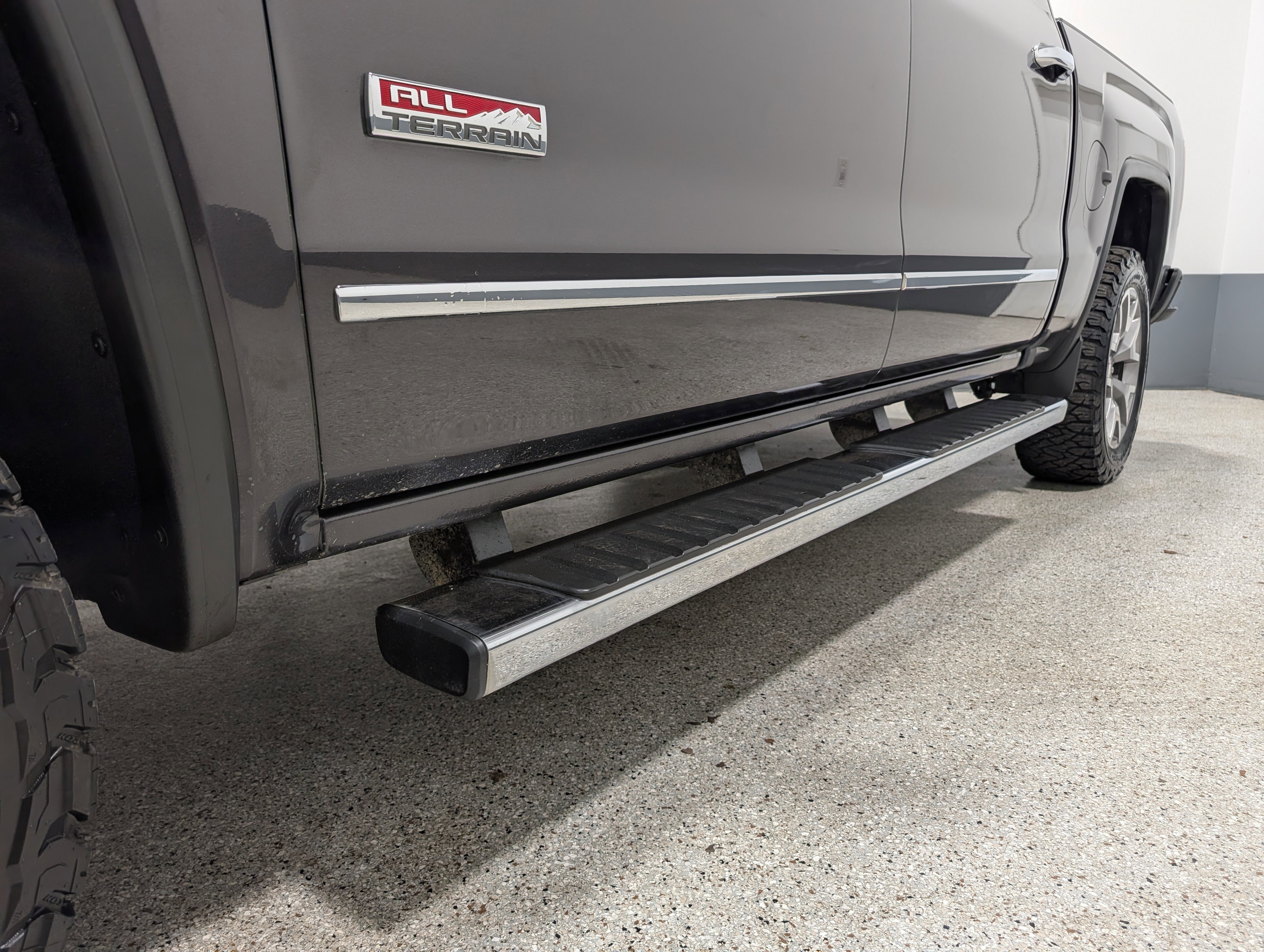 Used 2016 GMC Sierra 1500 SLT w/ All-Terrain Package image 9