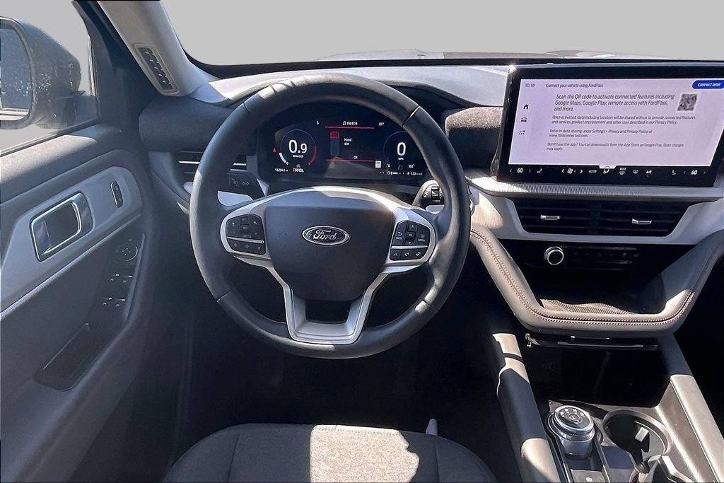 Certified 2025 Ford Explorer Active RWD image 5